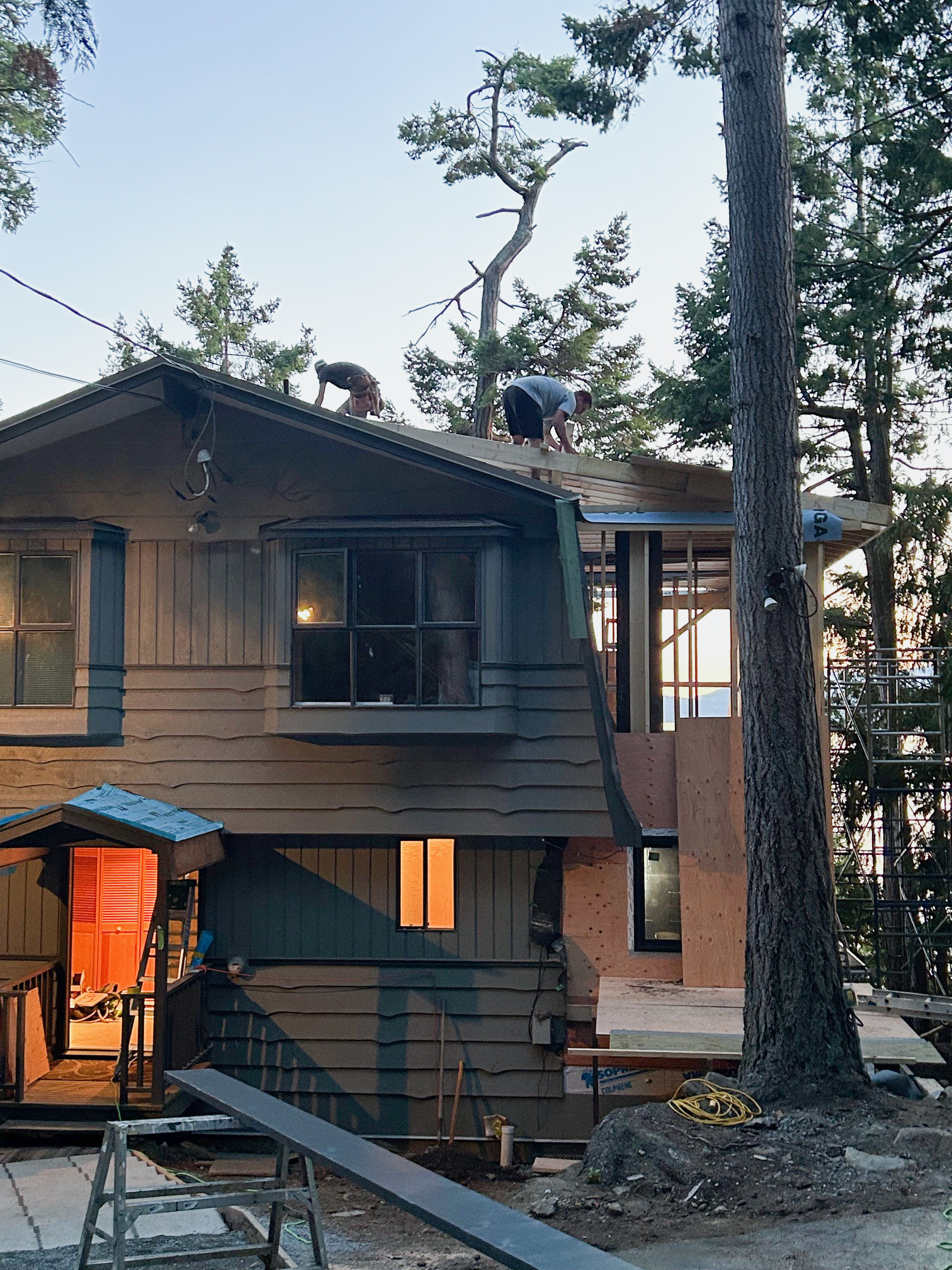 Mayne Island side addition - exterior image